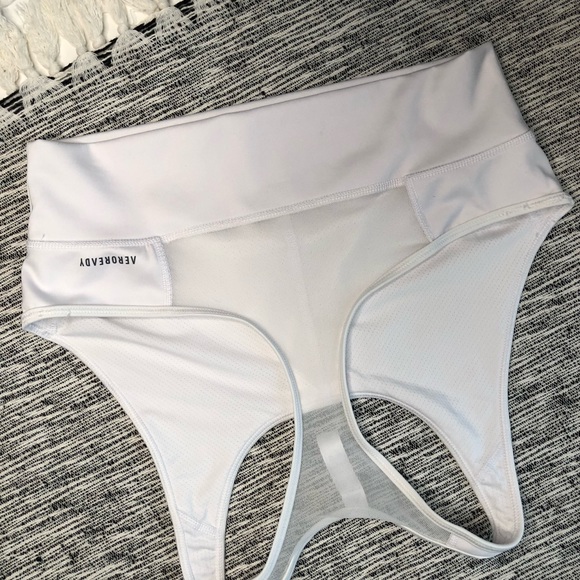 Adidas Primegreen Areoready White Sports Bra Size M - Picture 2 of 3